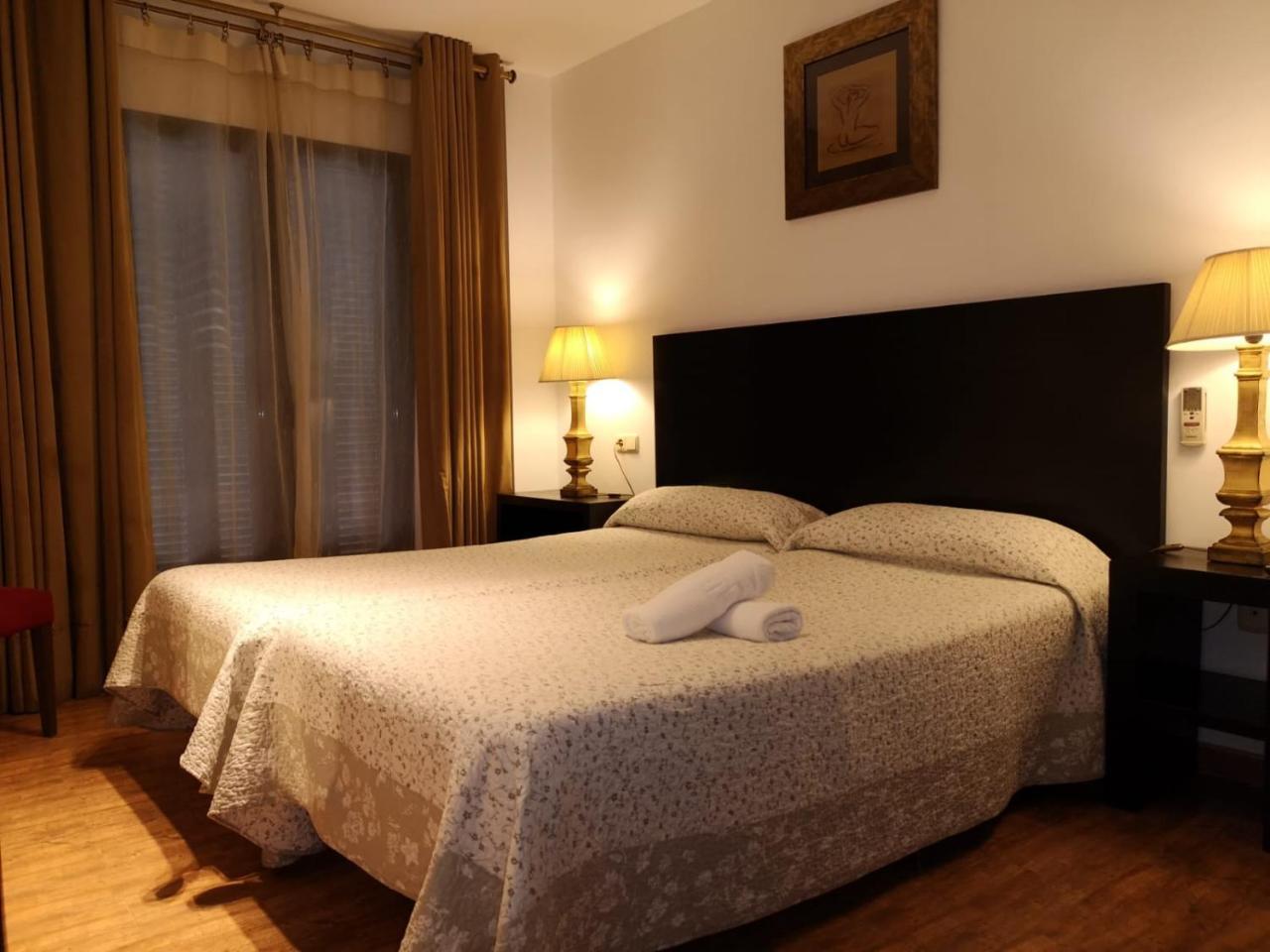 Hostal Tres Soles Nerja Exterior foto